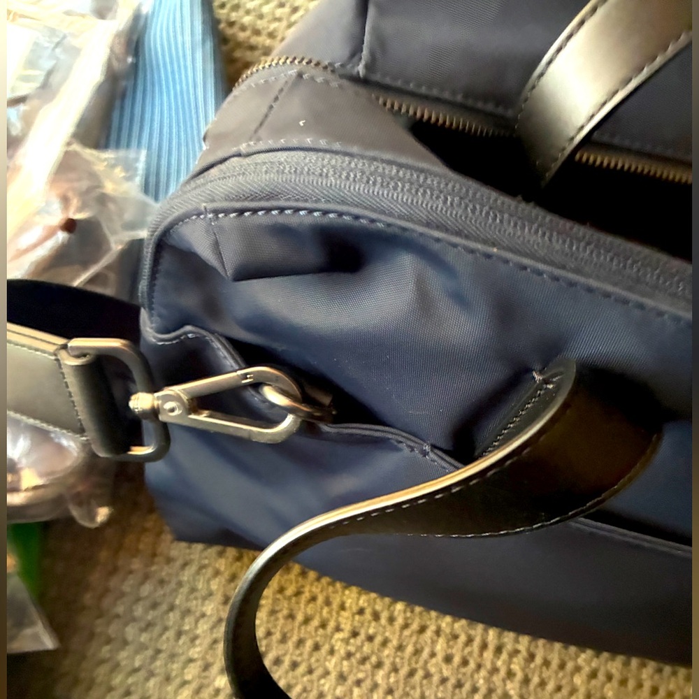 Away Everywhere Tote: Navy blue